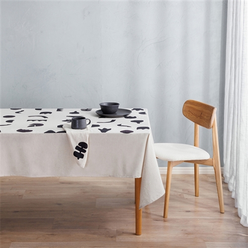 Garnet TableCloth 150x240cm